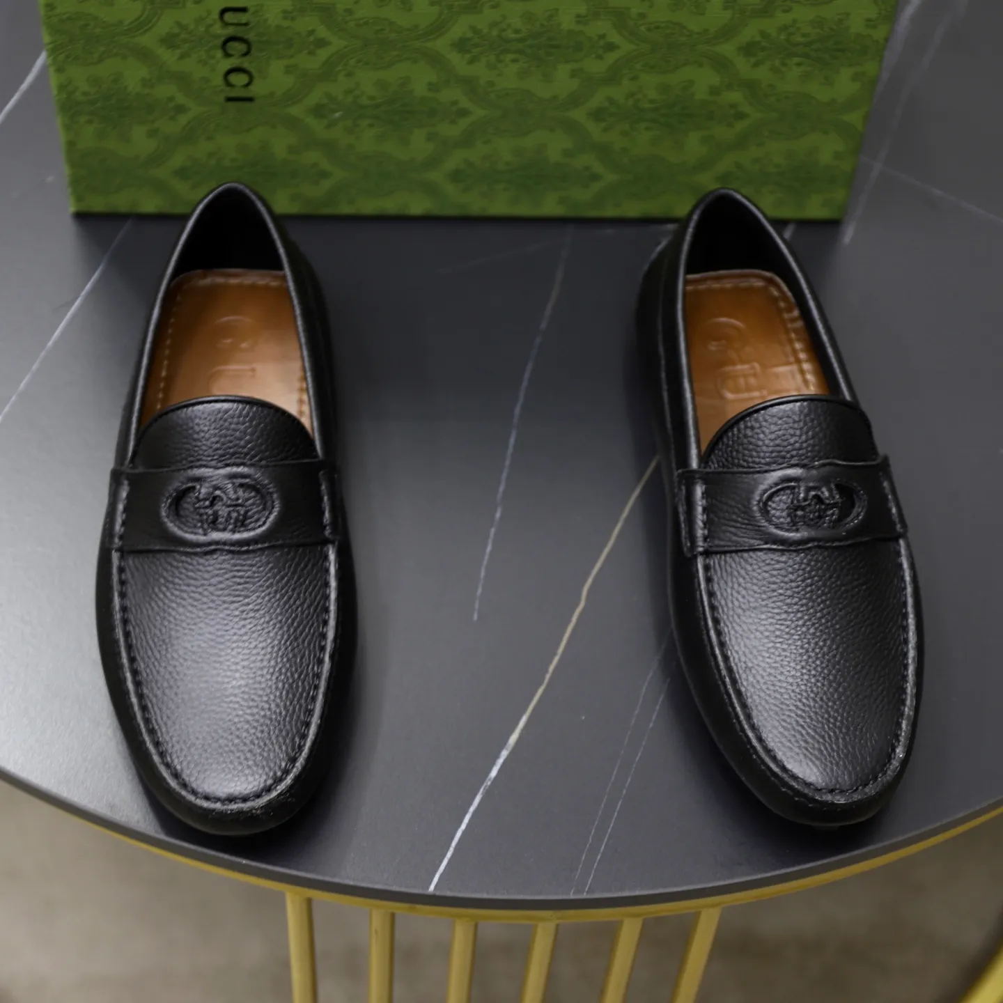 Ex-factory price: 460💰[GUCCI] Gucci ⚠️High-end men’s driving and pedal series ⚠️38-44 (customized for 45) ⚠️All original cowhide leather! Thick and soft! Made entirely of calfskin lining! Rubber sheet anti-slip beanie sole! Three-dimensional package technology! Fashionable and classic! Handicrafts! Original high quality! Feel free to compare!